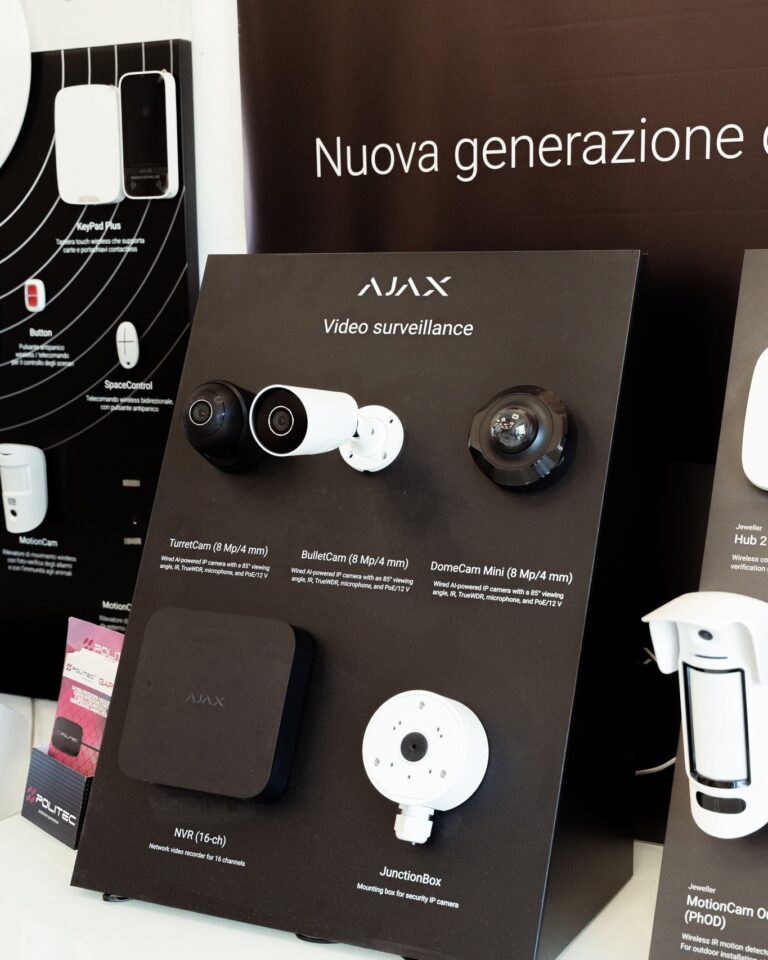 Instagram post from assosicurezza. This post is in position 2.