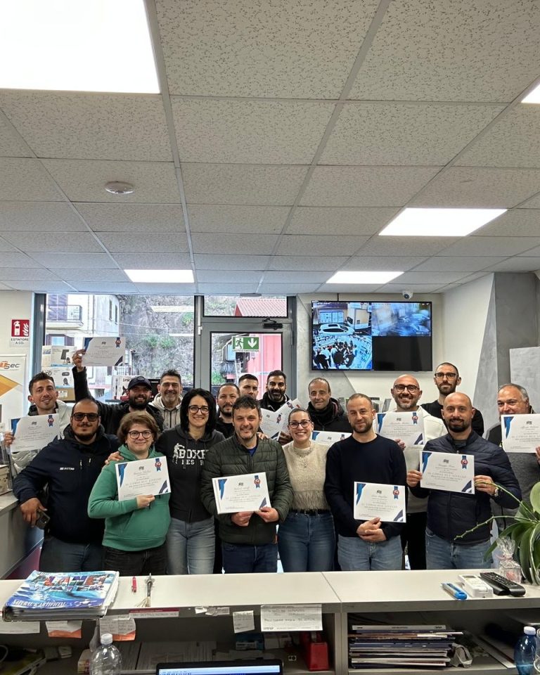 Instagram post from assosicurezza. This post is in position 1.