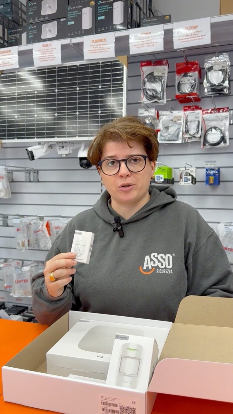 Instagram post from assosicurezza. This post is in position 3.