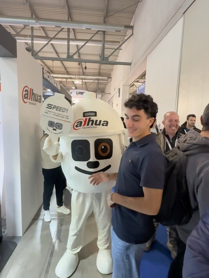 Instagram post from assosicurezza. This post is in position 1.